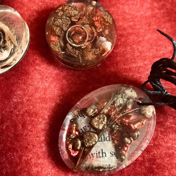 HANDMADE Jewelry Series: Vintage Spiral - Picture 2 of 4